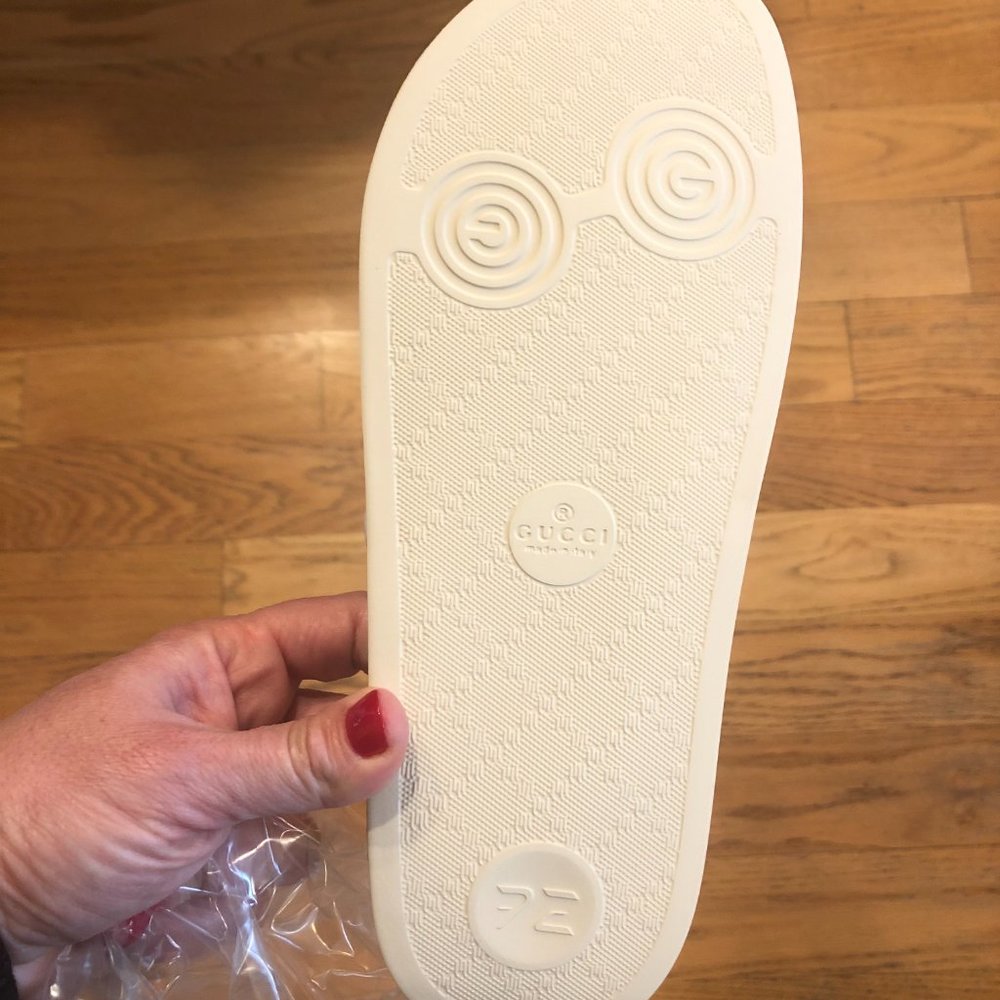 Gucci Hawaii Slides in White NEW IN BOX - Picture 3 of 6